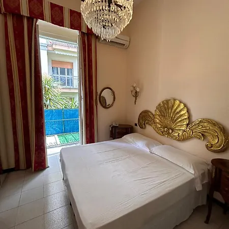 Luisa Hotel